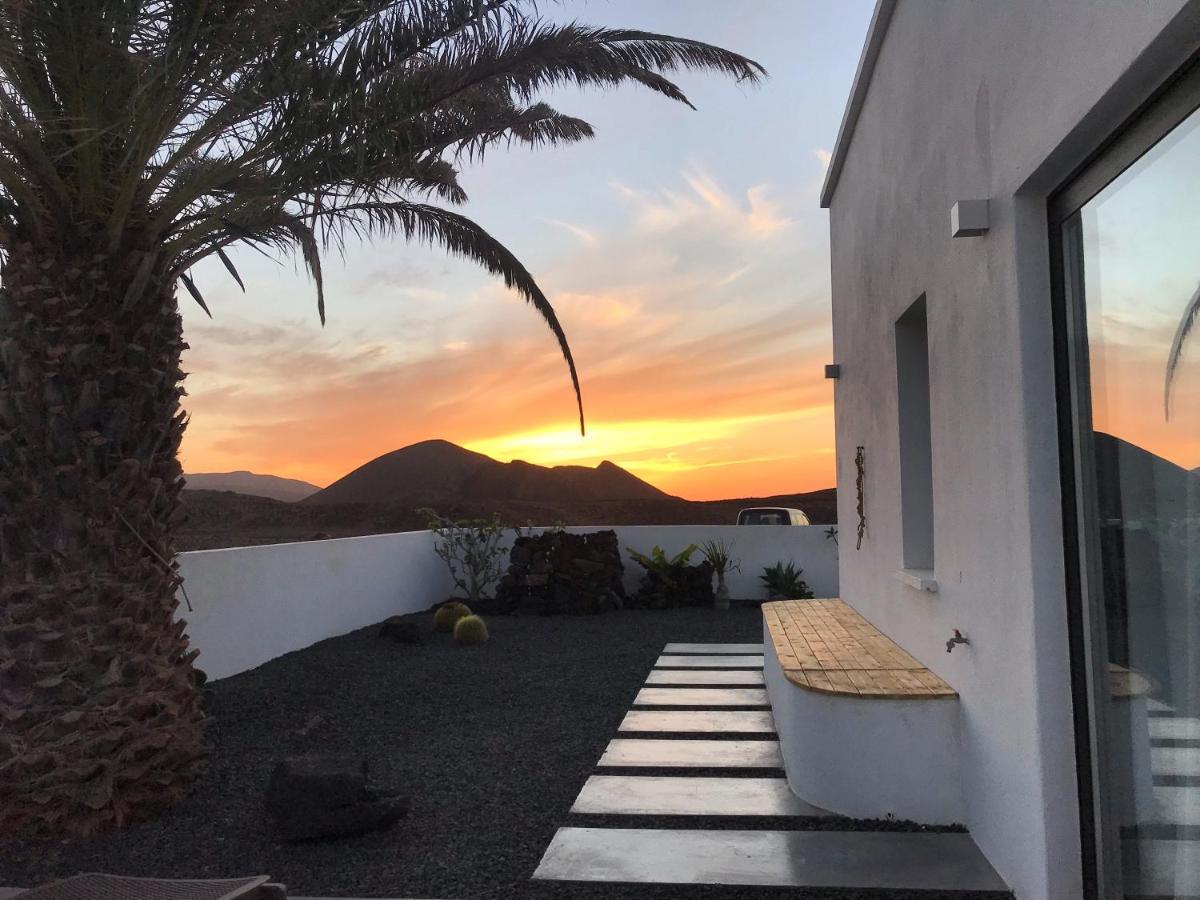 Casa Nusa La Santa Buitenkant foto