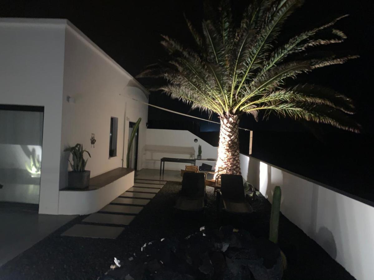 Casa Nusa La Santa Buitenkant foto