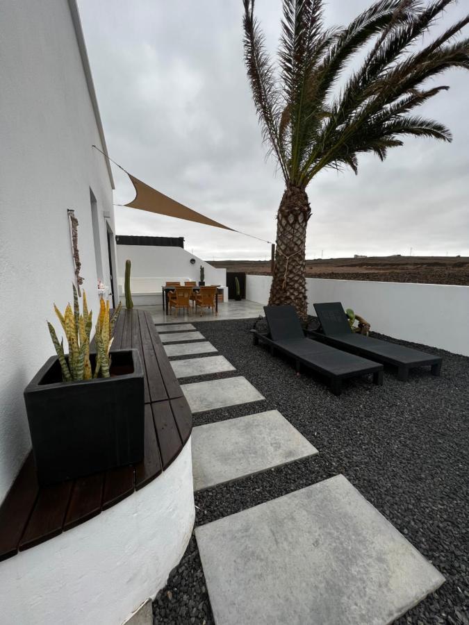 Casa Nusa La Santa Buitenkant foto